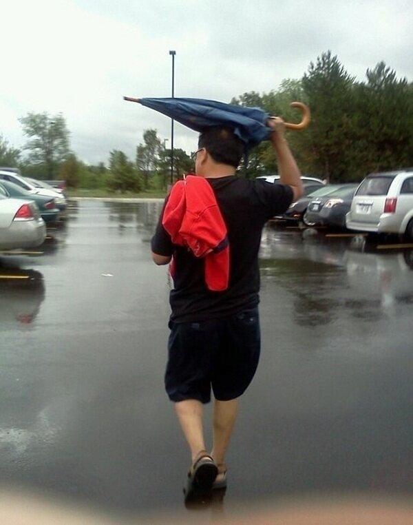 How Portlanders Use Umbrellas. (Courtesy of 94/7 FM). 